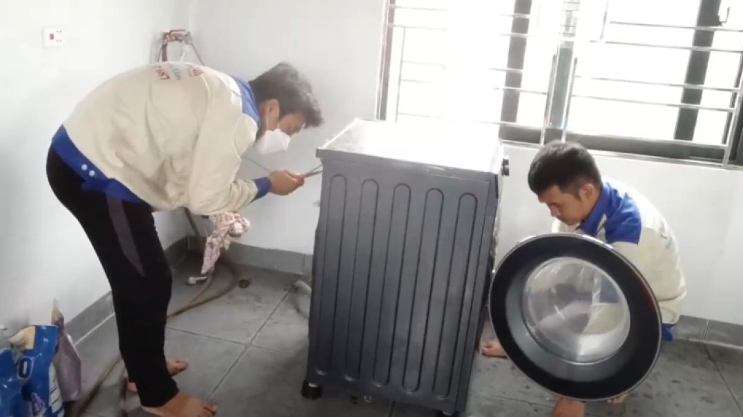 Máy giặt bị rò nước dưới gầm làm thế nào? #suamaygiat #ronuoc #thodienlanh24h